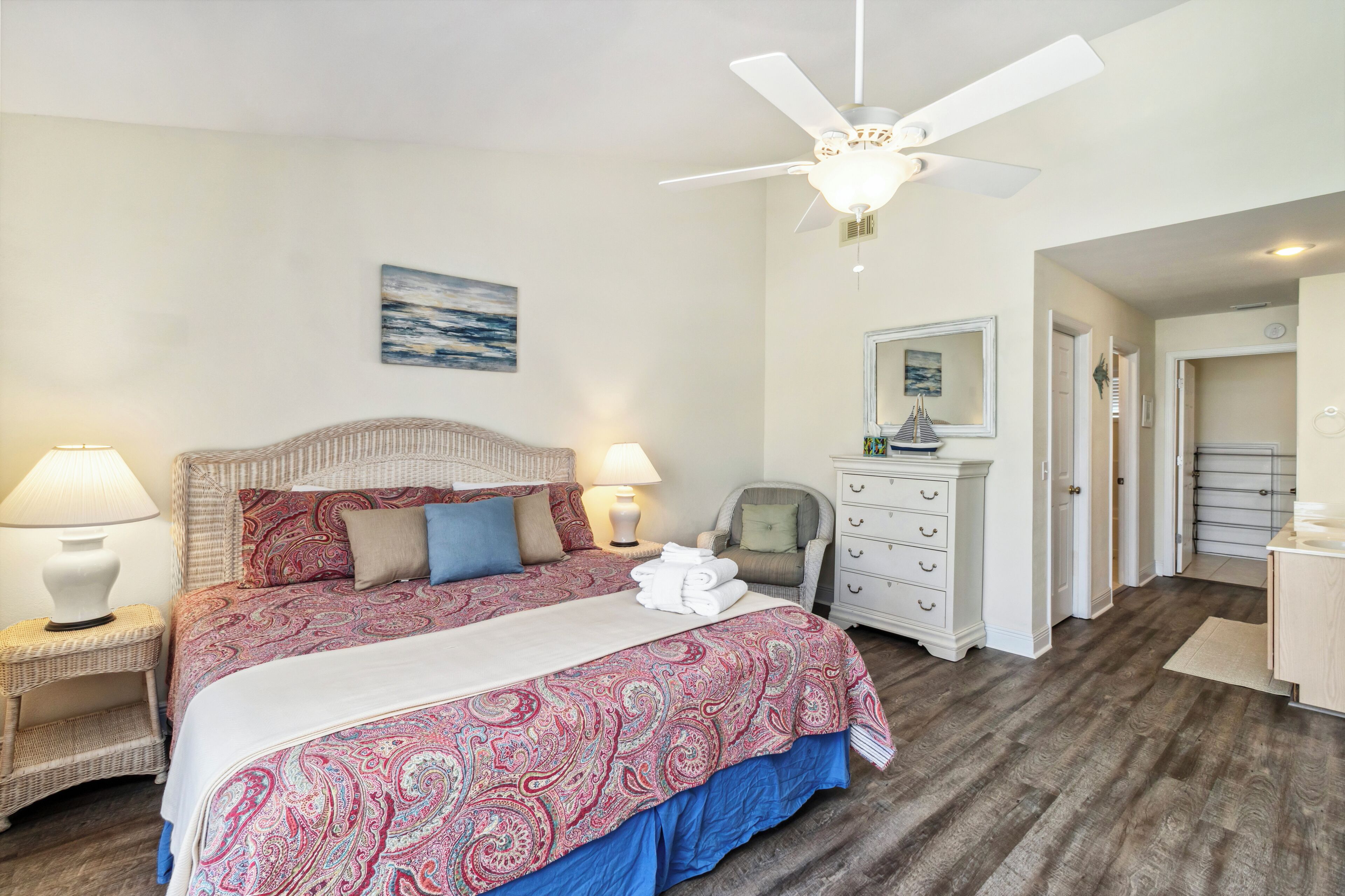 2 slaapkamers, een strijkplank/strijkijzer, wifi, beddengoed