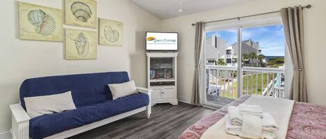 2 bedrooms, iron/ironing board, travel cot, WiFi