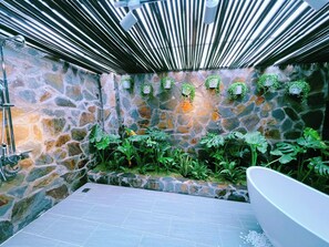 Deep soaking bathtub - For You Ninh Binh Boutique (Hoa Lu)