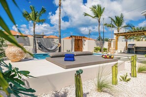 Property grounds - Casa Luna ~ Prvt Pool ~ FirePit ~Walk 2 PalmBeach! (Noord)