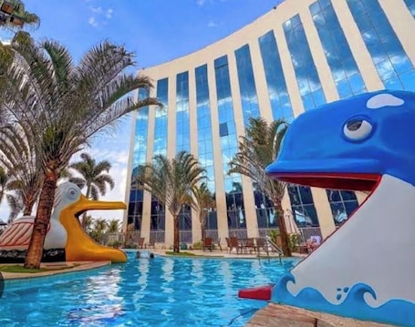2 outdoor pools. Confort Inn Park Hotel Barretos