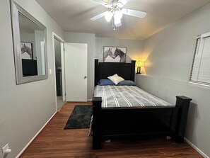 3 bedrooms, iron/ironing board, WiFi, bed sheets