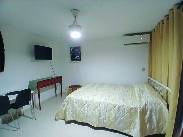 Basic Studio, Courtyard View | Tempur-Pedic beds, individually furnished, laptop workspace