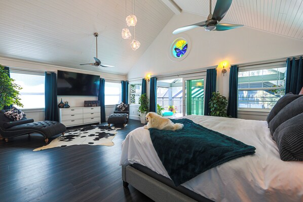 3 bedrooms, desk, iron/ironing board, free WiFi