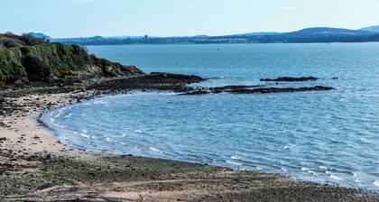 Penthouse River View near Edinburgh