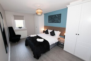 2 間睡房、熨斗/熨衫板、Wi-Fi、床單