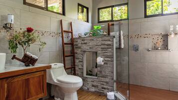 Appartement Deluxe, vue jardin | Salle de bain