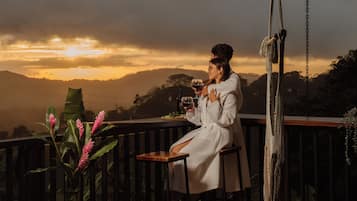 Deluxe Apartment, Garden View | Terrace/patio