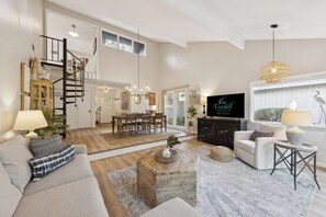 Smart TV - Relax in Sea Pines | Bikes to Beach, Golf & Family Fun Included (Hilton Head Island)