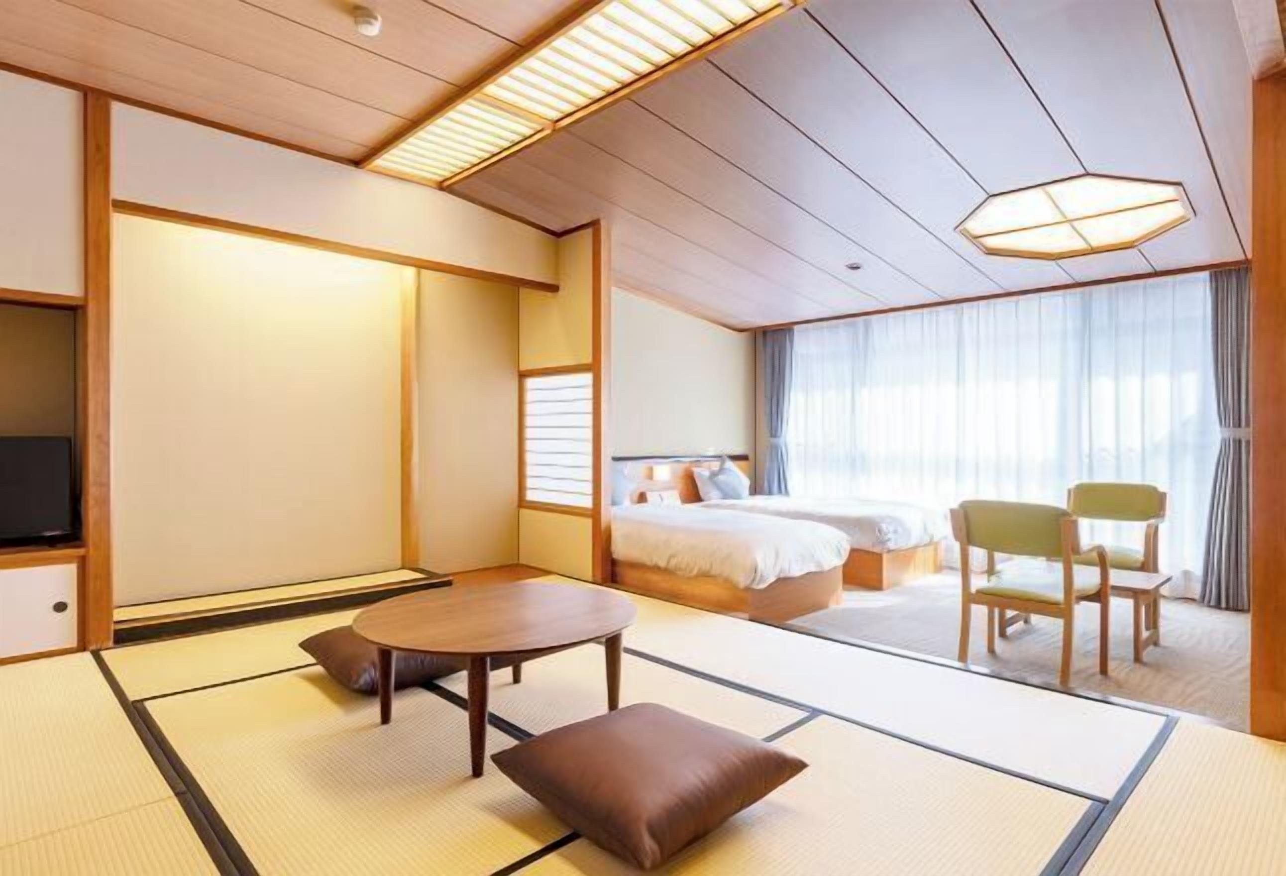 In-room safe, free WiFi, bed sheets