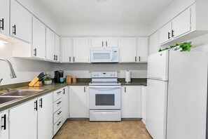 Microwave, oven, stovetop, coffee/tea maker