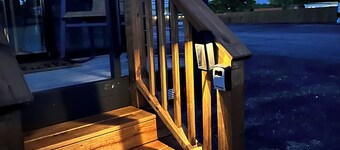 Cozy Tiny Home in Pleasant Springtown Texas with WiFi, AC, Full Kitchen