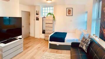 1 chambre, fer et planche à repasser, Wi-Fi, draps fournis