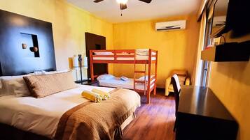 4 habitaciones, escritorio, wifi gratis y ropa de cama