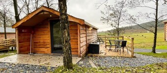 1 Bedroom Log Cabin in Parc Pen y Bryn Sleep 2/3