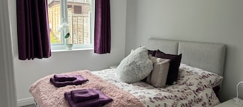 Captivating 1-Bed Apartment in Hednesford