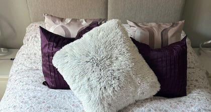 Captivating 1-Bed Apartment in Hednesford