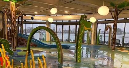 Caravan-Sleep8-HotTub-FreeP-Balcony-FamilyFriendly