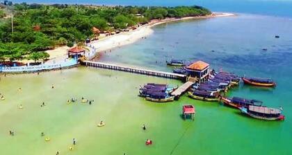 Bandengan Beach Hotel Jepara 2