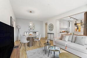 TV - Novos Contrada 5 204, Lugano, Switzerland (Lugano)