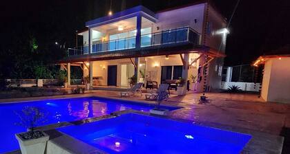 Charming 4-bedroom country house in San Francisco de Macorís with WiFi, AC