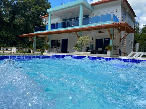 Charming 4-bedroom country house in San Francisco de Macorís with WiFi, AC