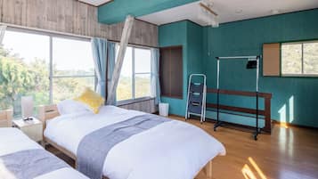 3 bedrooms, bed sheets