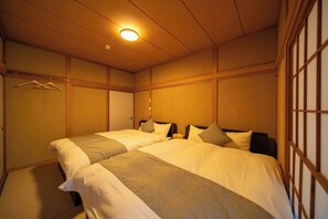 5 bedrooms, free WiFi, bed sheets
