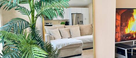 TV connectée, jeux vidéo, lecteur de DVD, baby-foot