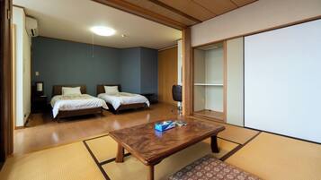 8 bedrooms, desk, WiFi (free), bed sheets