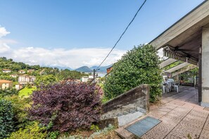 Property grounds - Casa Virginia, Laveno Mombello, Italy (Laveno Mombello)