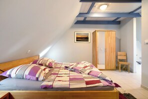 1 chambre, fer et planche à repasser, Wi-Fi gratuit, draps fournis