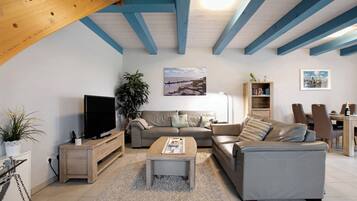 Televisión, reproductor de DVD y estéreo