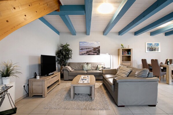 Televisio, DVD-soitin, stereot