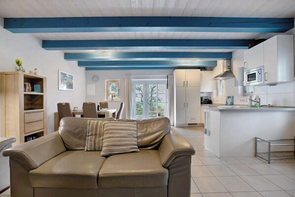 TV, DVD-spiller og stereoanlegg