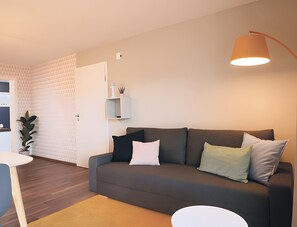 Fernseher, Tischtennisplatte