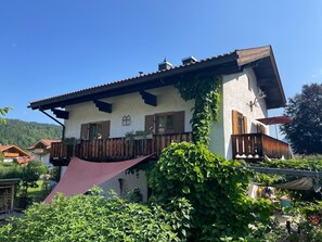 Exterior - Apartment 'Bienennest' with Mountain View, Balcony and Wi-Fi (Mittenwald)