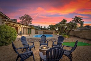 Property grounds - Desert Paradise Pool, Mini Golf, Fire Pit, Games, Relax and unwind (Phoenix)