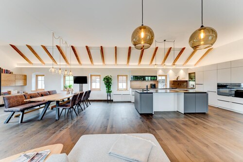 Studio Apartment 'Außergewöhnliches Loft' with Mountain View and Wi-Fi