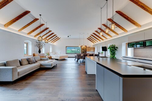 Apartamento estudio 'Außergewöhnliches Loft' con vistas a la montaña y Wi-Fi