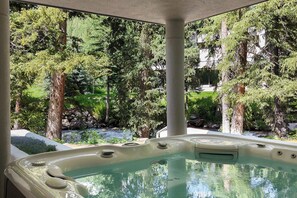 Bañera de hidromasaje exterior