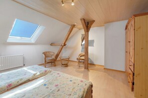 2 bedrooms, bed sheets