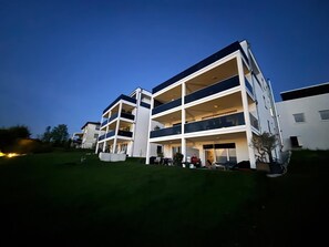 Exterior - Apartment 'Panoramablick' with Mountain View, Private Terrace and Wi-Fi (Lörrach)