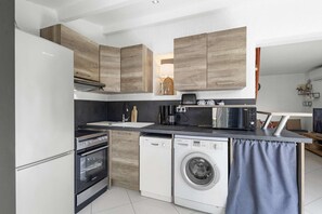 Refrigerador, microondas, horno, lavavajillas