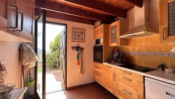 Frigorifero, microonde, forno, lavastoviglie