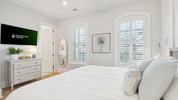 5 bedrooms, iron/ironing board, free WiFi, bed sheets