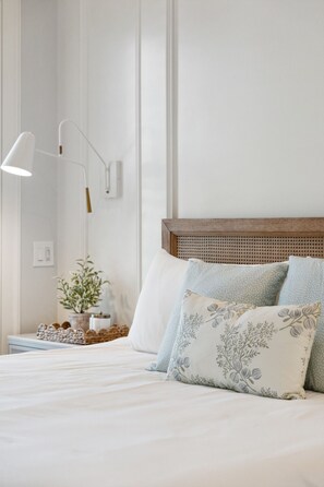 5 bedrooms, iron/ironing board, free WiFi, bed sheets