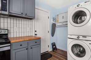 Unclassified image, 5 of 32, button - CH714 ~ New Listing ~ Clean, No Frills, Efficiency ~ Comfortable and Near Downtown ~ Free Parking (Nashville)