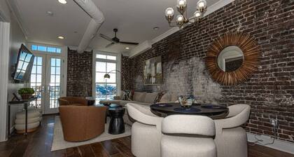 Stylish Loft on Gay Street~ Free Parking+Walkable