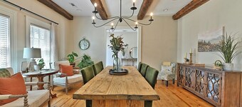 Charming Wine Country Carriage House – 2BR/2BA near Jacksonville Peaceful retreat in the heart of Southern Oregon wine country. Private, comfy, and perfect for couples or friends. Close to wineries, trails & historic Jacksonville.